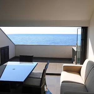 https://the-roof-on-the-sea.sicilyhotelsitaly.net